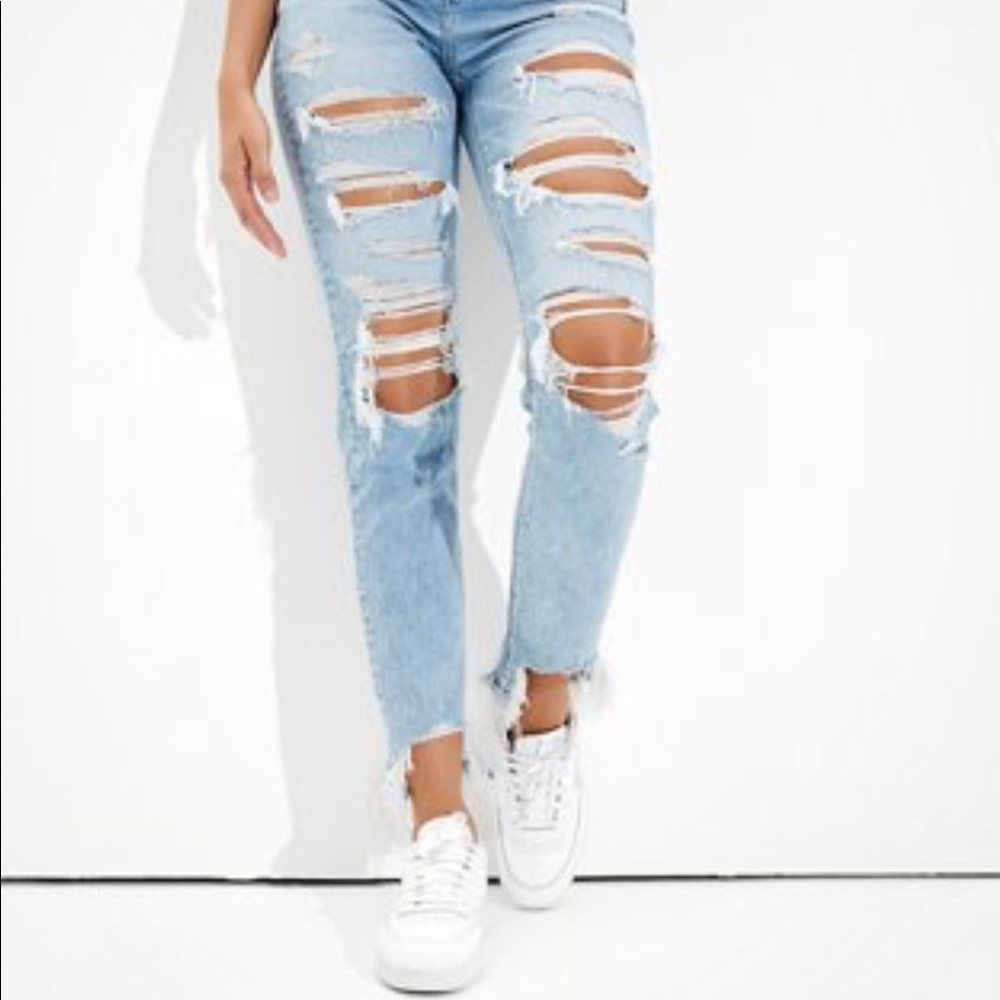 American Eagle Outfitters Mom Jean size 4